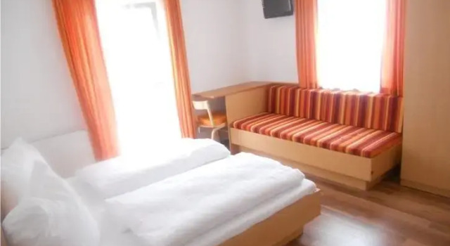 Haus Annemarie, Rezerwuj Hotel Hotele w Salzburg z parkingiem, Parking