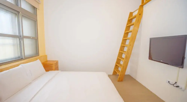Трёхместный номер Standard Мансарда Colorful B&B