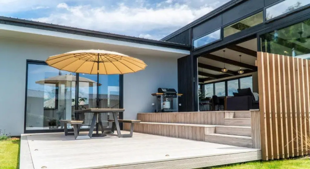 Коттедж Farrant Drive - Sleeps 8 - Lake & mountain views - Modern & Stylish