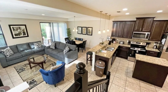 Fountains Retreat 4 Bedroom Condo by RedAwning