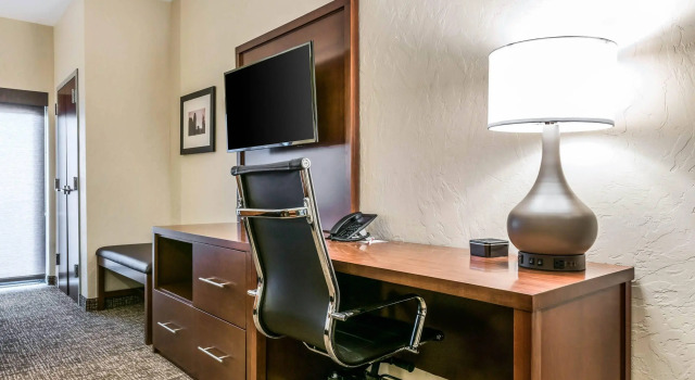 Comfort Suites Florence - Cincinnati South, Забронировать Отель Отели Флоренс с бассейном, Бассейн