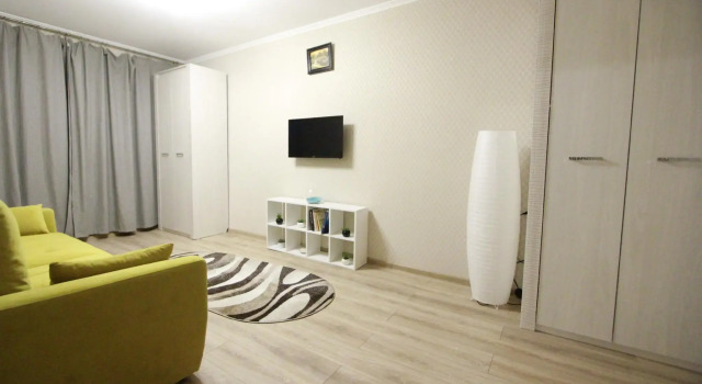 Apartments on Shirokaya Street, Rezervați Apartament SVAO Area Moscova, aproape de Medvedkovo Metro Station
