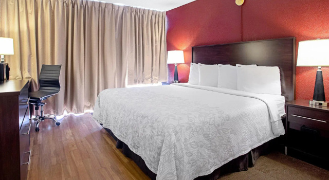 Двухместный номер Deluxe Red Roof Inn PLUS+ Wichita East