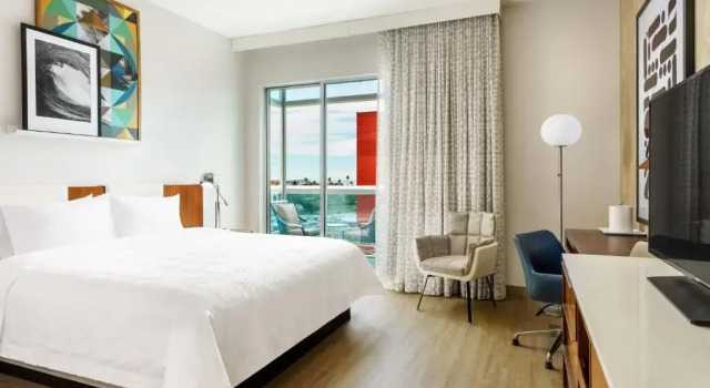 Номер Standard с балконом Hampton Inn & Suites Santa Monica