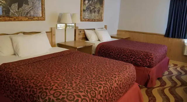 Четырёхместный номер Standard Sandpoint Inn
