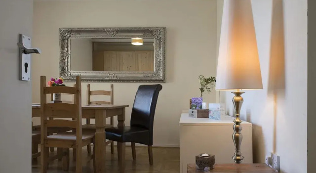 Cargo Cafe Apartments