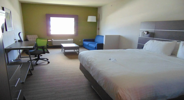 Люкс Holiday Inn Express & Suites Boynton Beach by IHG