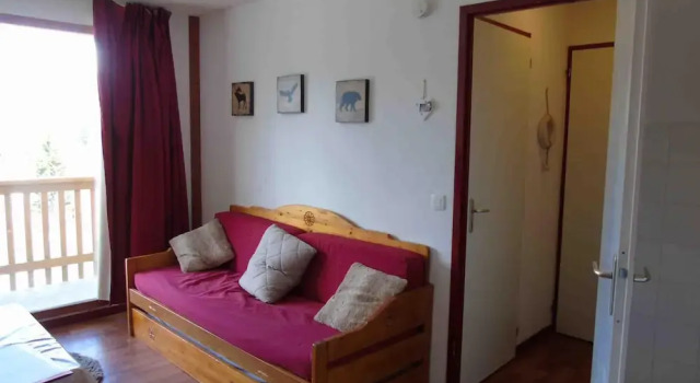 Lou Services Apartment CB24 LSI 001