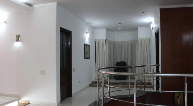 OYO Premium Signature Towers