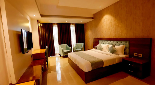 Номер Deluxe Отель The Emerald Grand