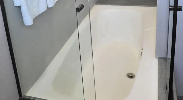 Номер Luxury Crystal Plaza Hotel