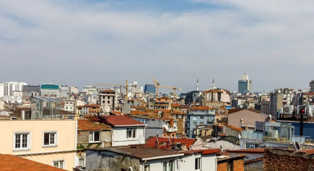Senior Pera Suites