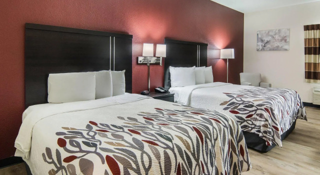 Четырёхместный номер Deluxe Red Roof Inn Binghamton North