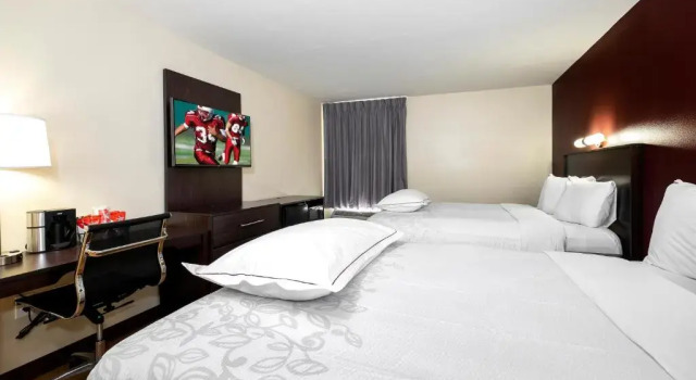 Четырёхместный номер Premium Red Roof Inn PLUS+ Tuscaloosa - University