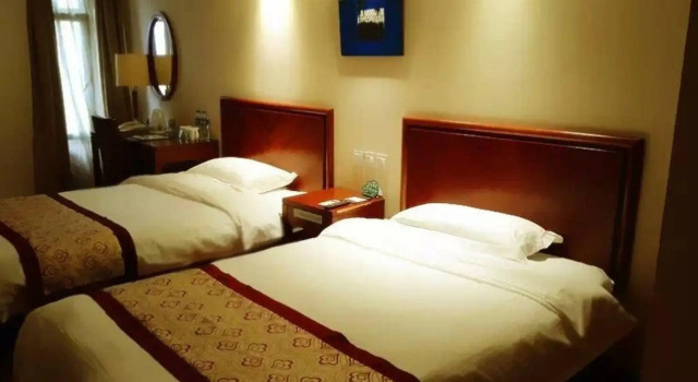 Двухместный номер Standard GreenTree Inn Shanghai Hongqiao International Airport Songhong Road Express Hotel
