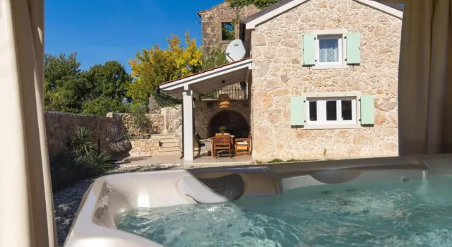 House Misto, Prenota Hotel Hotel a Isole Quarnerine con parcheggio, Parcheggio