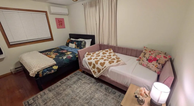 Lakefront Escape w Hot Tub Sauna Game Room, Buchen Sie Ferienhaus Cottages in Alpine Mountain, Cottage