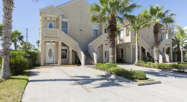 Soleil Condominium 01 by Padre Island Rentals, Забронировать Отель Отели Общественного пляжа о. Падре Айленд 4 звезды, 4*