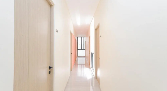 Sans Hotel Clover Ace Surabaya by RedDoorz