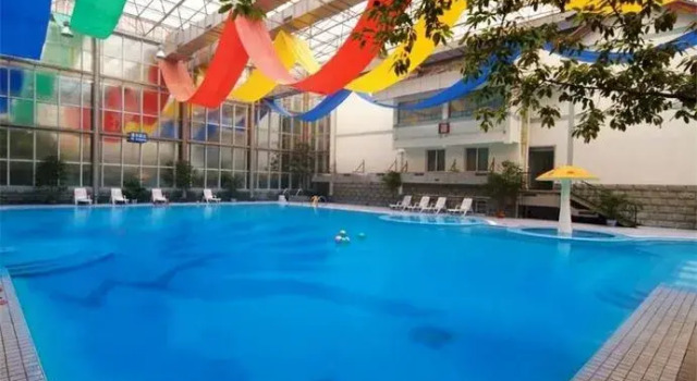 Emeishan Grand Hotel, Book Hotel Hotels in Emeishan with a Pool, Swimming Pool