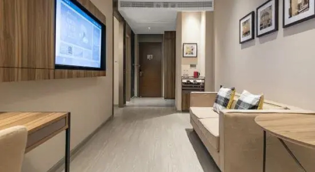 Люкс Homeinn Plus Hotel (Yangzhou Dongguan Street Dongquan Store)