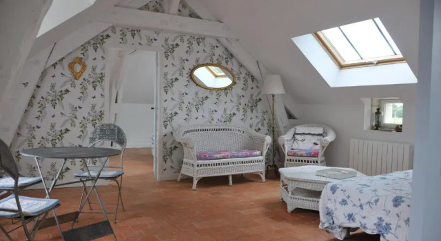 LOrangerie du Château - LE NID - GITE 2 Personnes, Book Hotel  