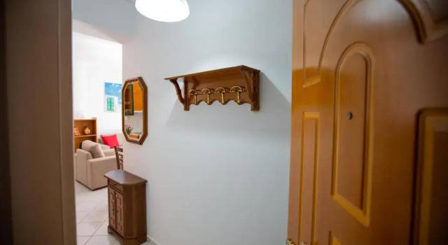Апартаменты Poly's charming home - City center & near the beach 2bedroom apartment