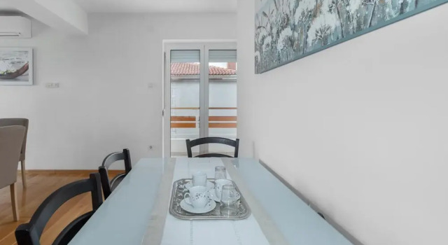Nice Apartment in Crikvenica With Wifi and 2 Bedrooms