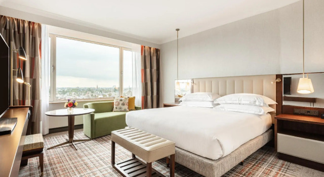 Двухместный номер Deluxe с видом на канал Hilton Amsterdam