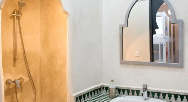 Кровать в общем номере (женский номер) The Central House Marrakech Medina