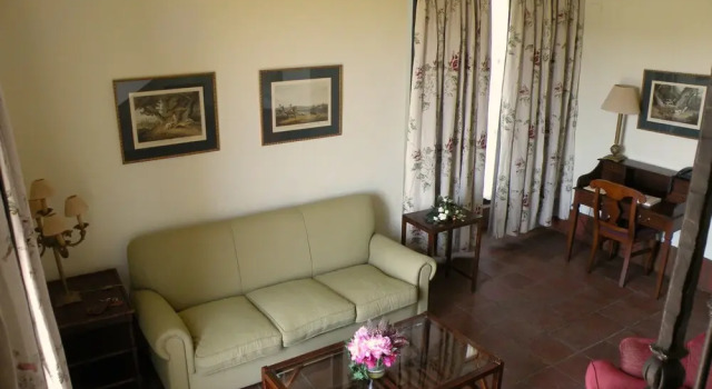 Полулюкс Hotel Posada de Valdezufre