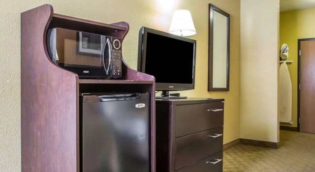 Четырёхместный номер Standard Quality Inn Merrillville