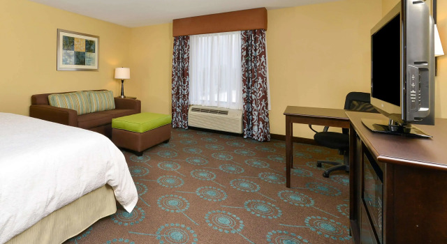 Hampton Inn Iowa City/University Area, Забронировать Отель Айова-Сити Айова, рядом с The Englert Theater