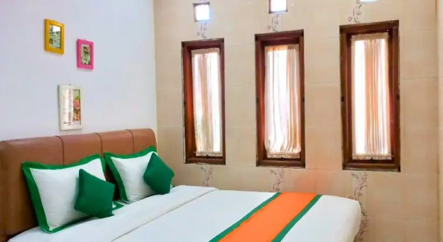 Коттедж Standard Homestay Syariah Monjali Taman Pelangi by Simply Homy