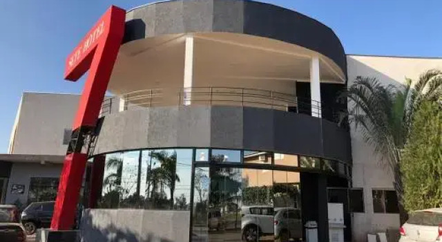Hotel 7, Забронировать Отель Трес-Лагоас 