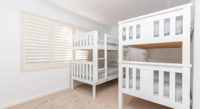 Коттедж с балконом Lakeview Crescent 11