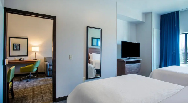 Люкс с 2 комнатами Staybridge Suites - Sioux Falls Southwest by IHG