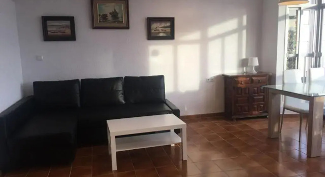 2 bedroom's flat on the beach, City center, 1 line