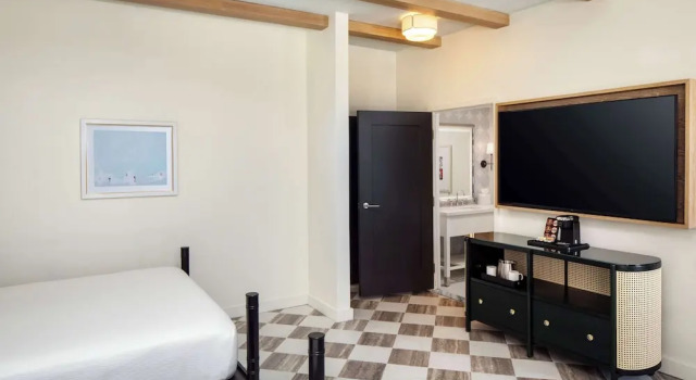 Четырёхместный номер Standard с видом на город Casa Marina Key West, Curio Collection by Hilton