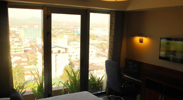 Номер Executive Central Park Tower Resort