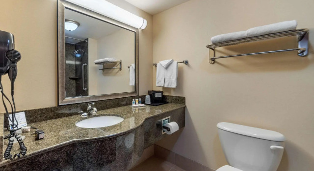Четырёхместный номер Standard Comfort Inn & Suites Perry I-35