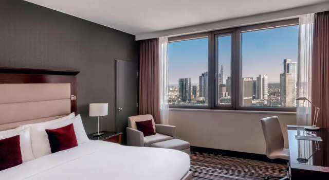 Двухместный номер Standard с красивым видом из окна Frankfurt Marriott Hotel