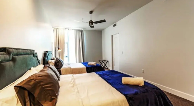 City Luxury Oasis! 3 Level Condo With 360 Roof!, Забронировать Апарт-отель Финикс Phoenix Metropolitan Area, рядом с Orpheum Theatre Phoenix