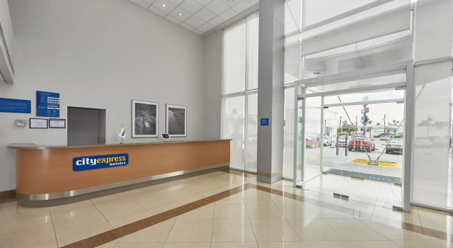 City Express Mexicali, Boek Hotel Hotels in Baja California met parkeren, Parkeren