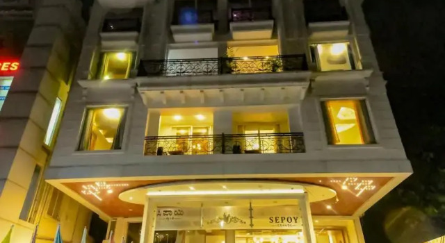 Hotel Sepoy Grande, Rezervovat Hotel Hotely v Bangalore s parkováním, Parkování