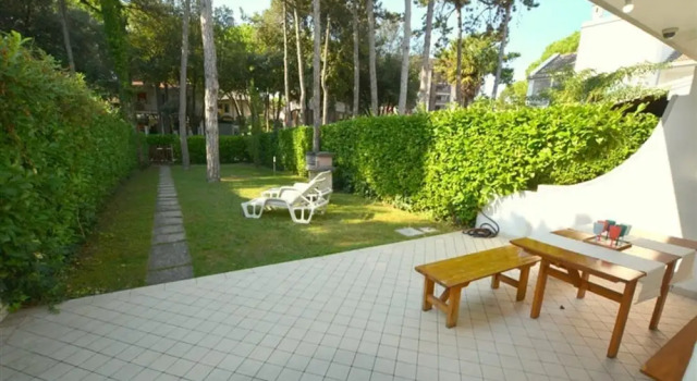 Holiday Villa With Garden in Lignano, Book Villa Hoteller i Friuli Venezia Giulia med parkering, Parkering