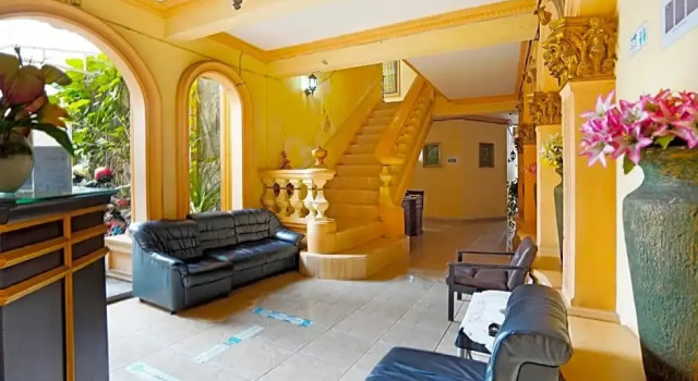 OYO 91390 Kost Grand Royal Elite