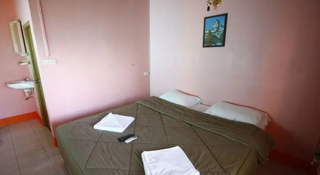 Giant Bungalow, Забронировать Отель пляж White Sand Beach Трат