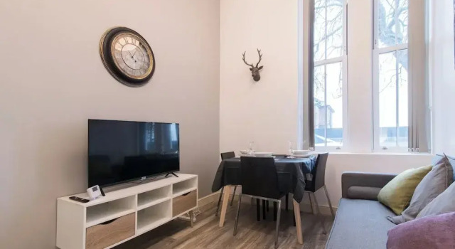 Tranquil Derby 2 Bedroom Apartment Retreat, Varaa Huoneisto Asunnot kohteessa Merseyside, Huoneisto