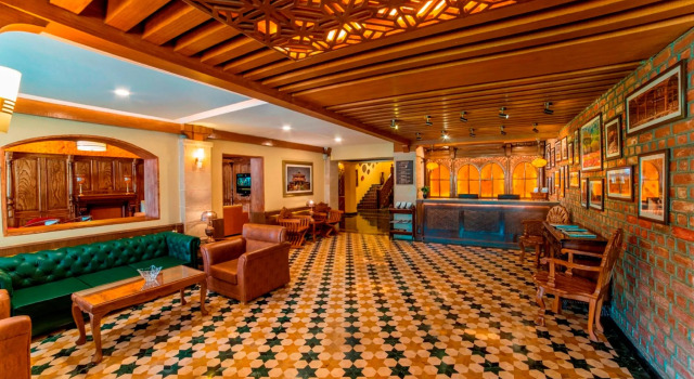 Lemon Tree Hotel Srinagar, Забронировать Отель Бизнес-отели Jammu & Kashmir Ski, 4* 5*